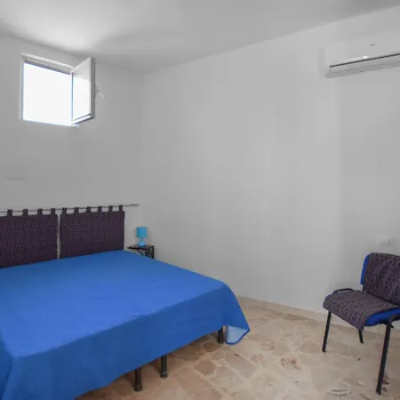 4 Bedroom Cozy In ريجّو دي كالابريا