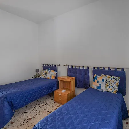 4 Bedroom Cozy In * Reggio Calabria