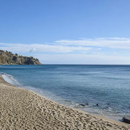 Prázdninový dům 4 Bedroom Cozy In Reggio di Calabria